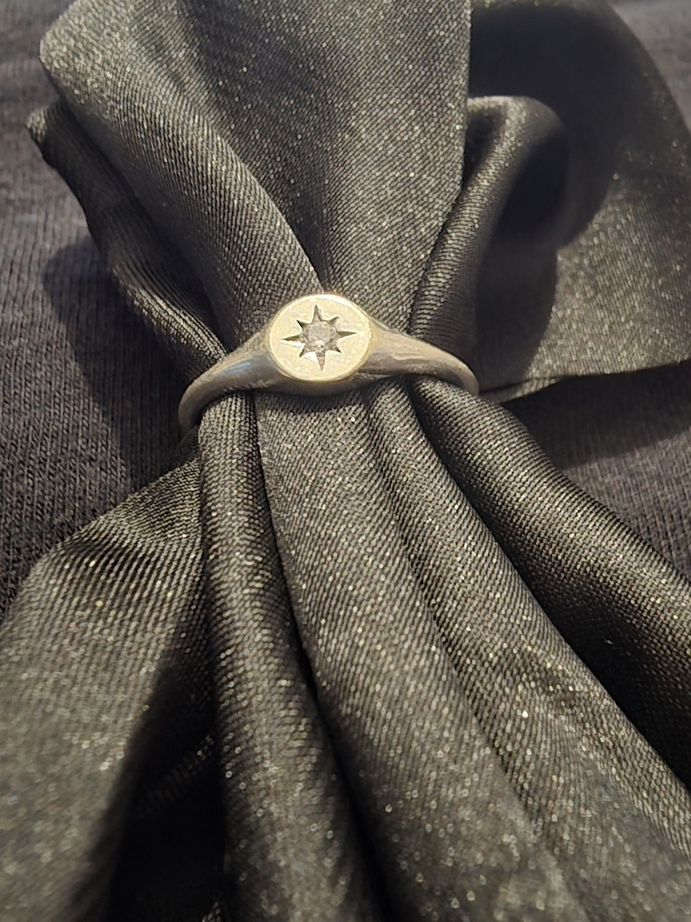 Size 6 10K White Gold And Diamond North Star Signet Ring